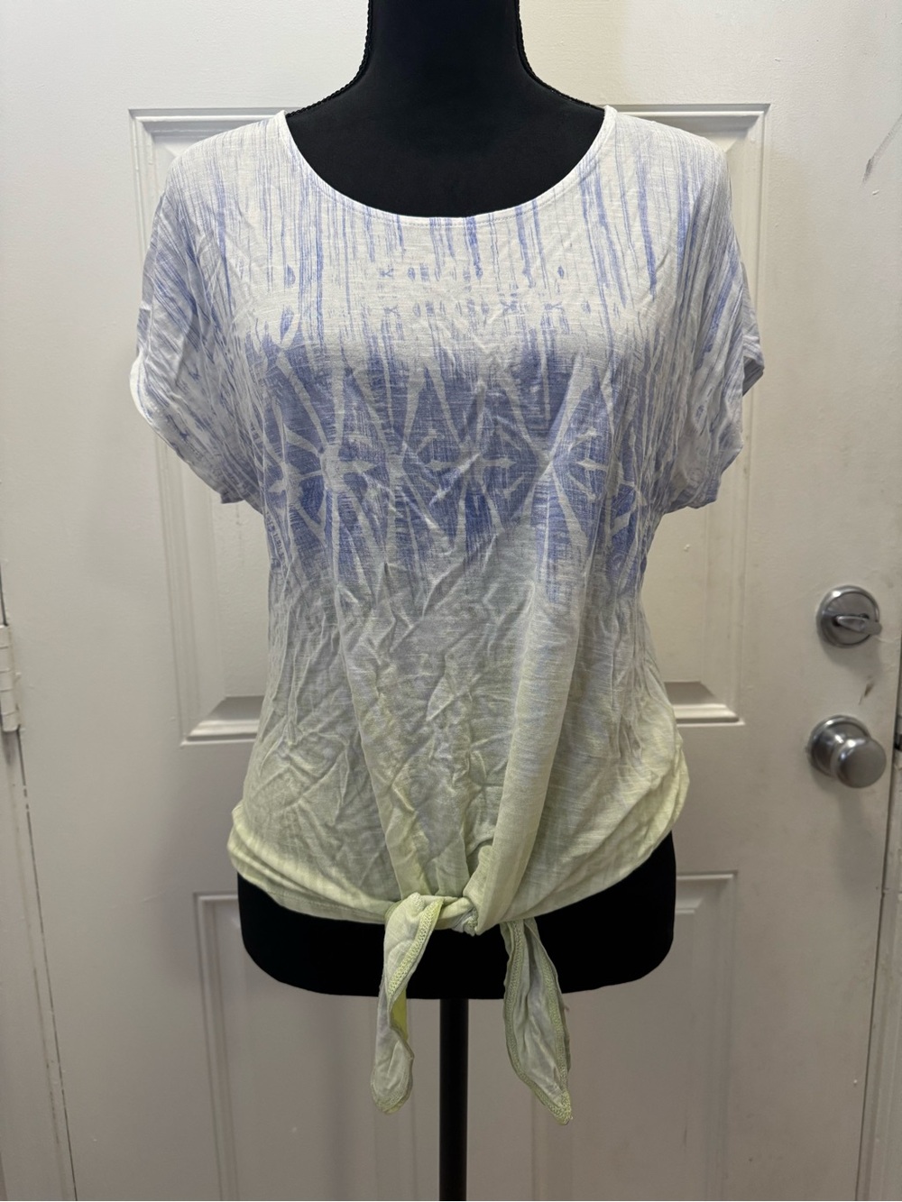 Chico's Blue-to-Cream Tie-Front Short Sleeve Tee 0425